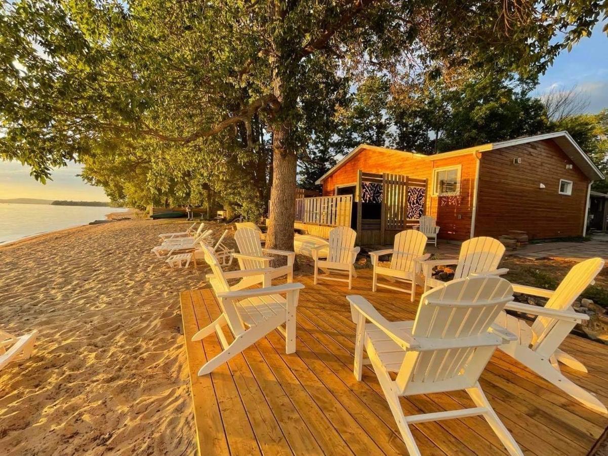 The Finch Beach Resort North Bay Zimmer foto